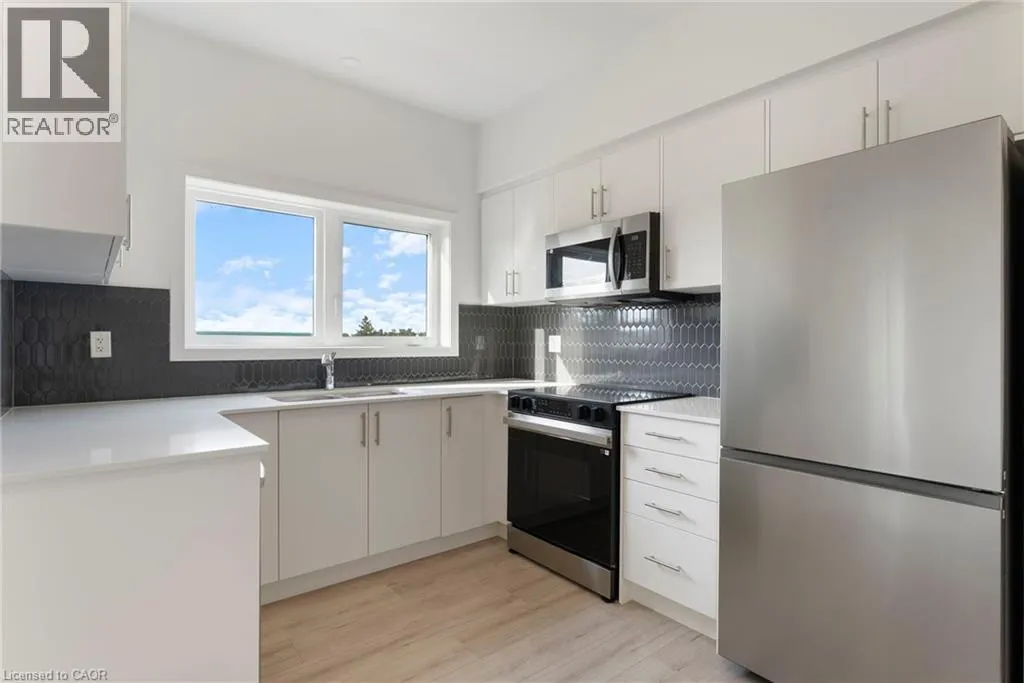 940 ST. DAVID Street N Unit# 80, #80