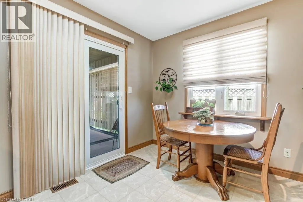 2 FALLS Crescent