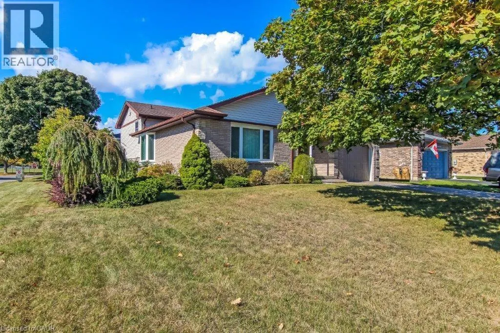 2 FALLS Crescent