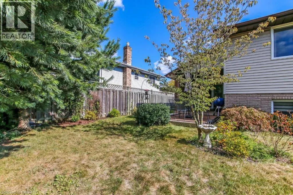 2 FALLS Crescent