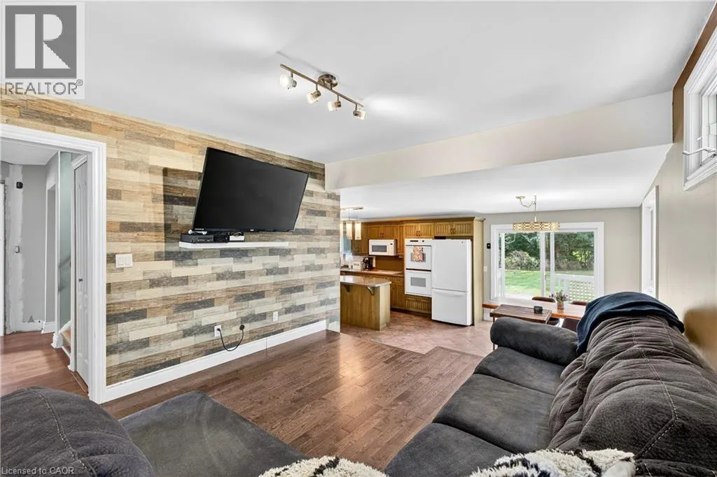 1671 THIRD STREET LOUTH