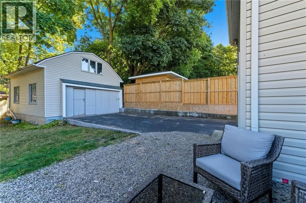81 BEECH Avenue