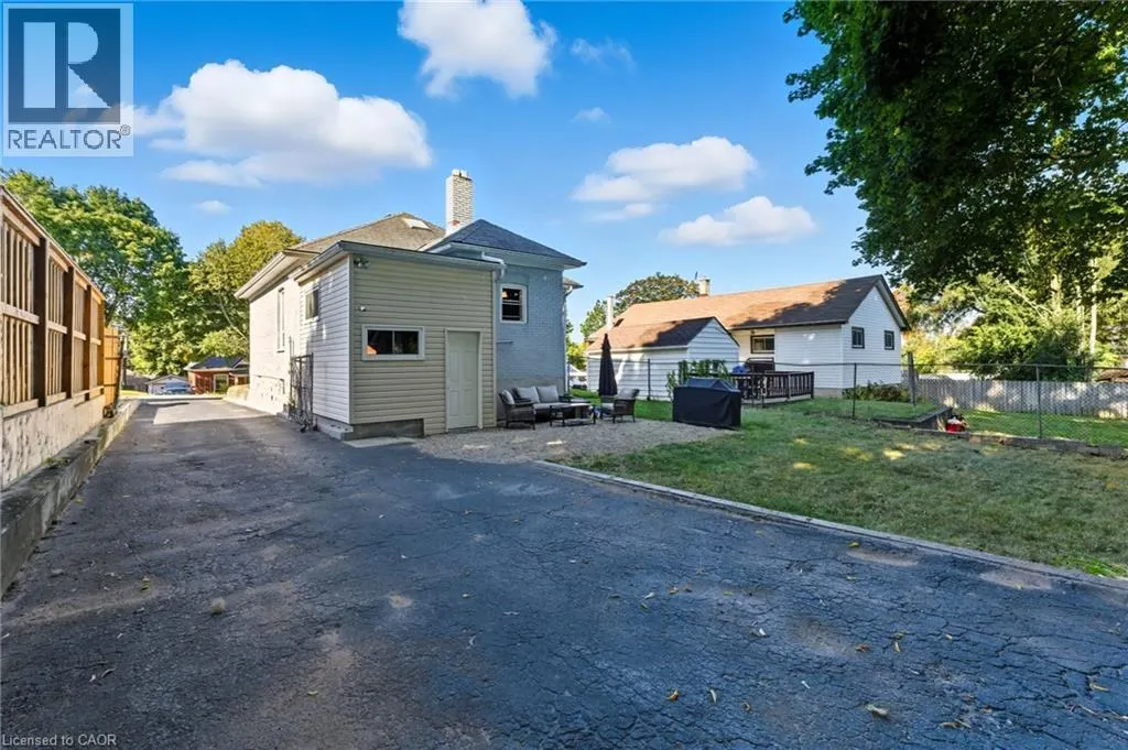 81 BEECH Avenue