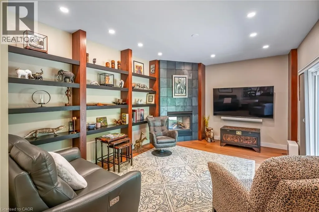 13 OAK Drive