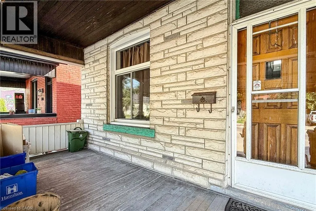 206 LOCKE Street N