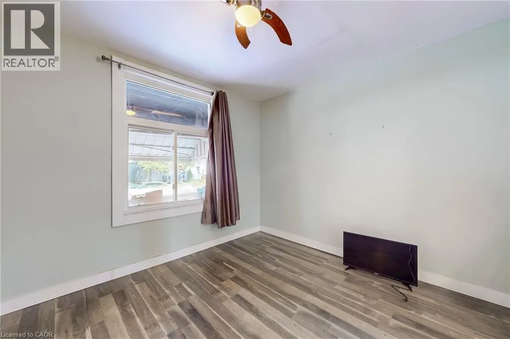 206 LOCKE Street N