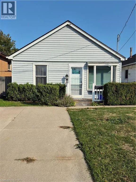 372 WAVERLY Street