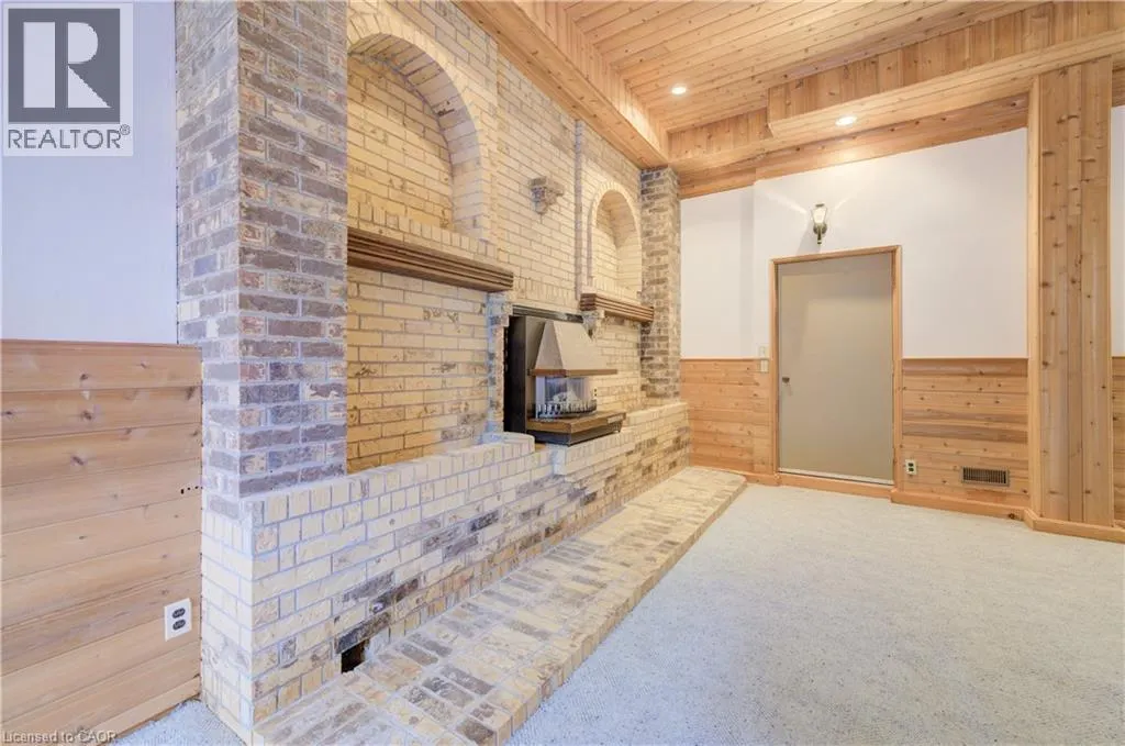 391 NORTHLAKE Drive
