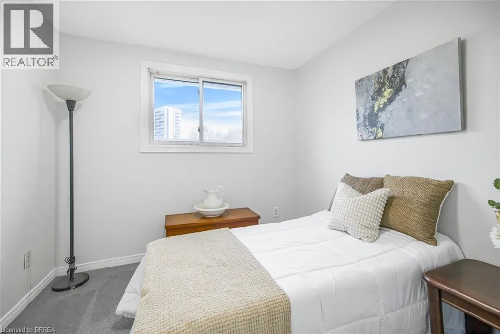 161 BERKINDALE Drive Unit# 5, #5
