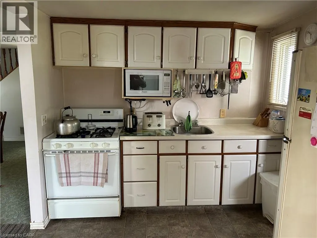 2431 LAKESHORE Road