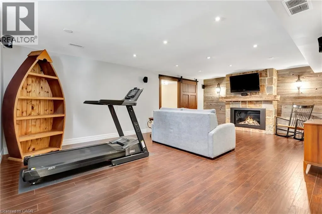 136 OAK PARK Drive