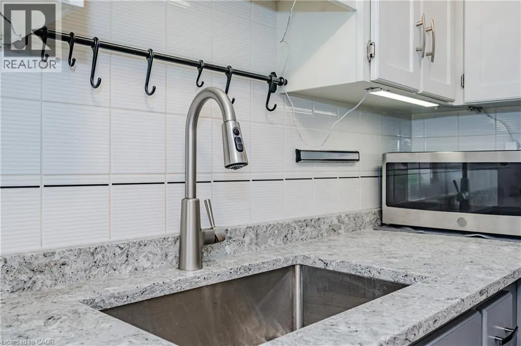 38 ELORA Drive Unit# 21, #21