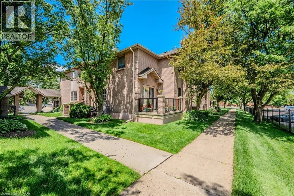 38 ELORA Drive Unit# 21, #21