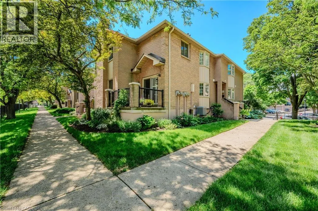 38 ELORA Drive Unit# 21, #21
