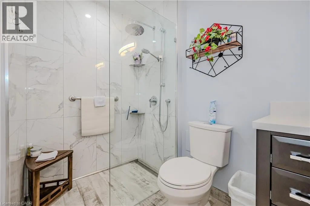 38 ELORA Drive Unit# 21, #21