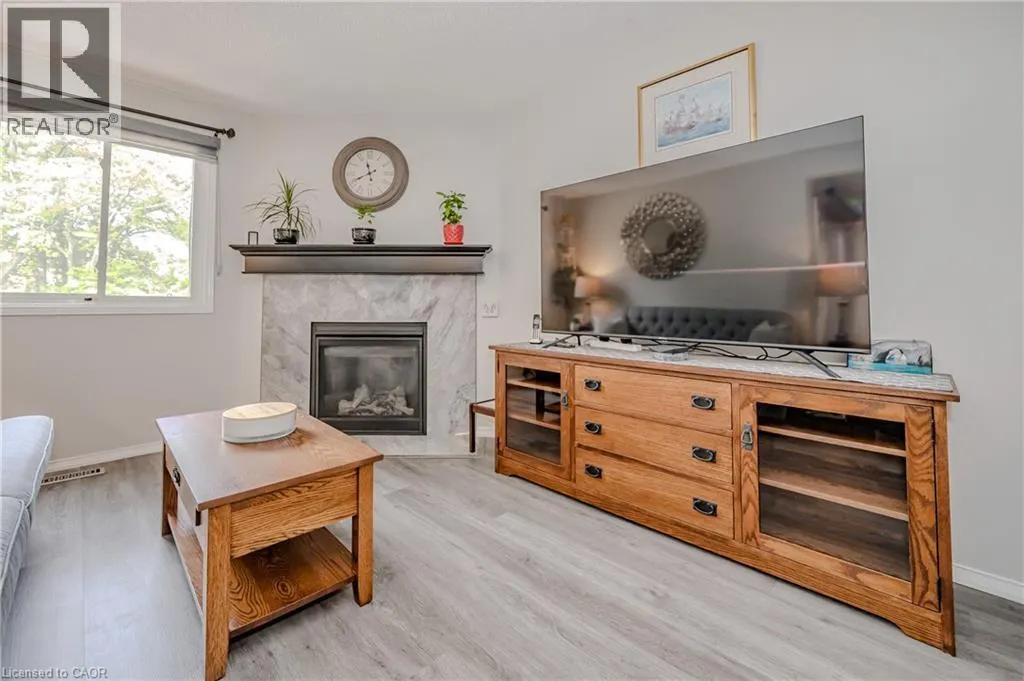 38 ELORA Drive Unit# 21, #21
