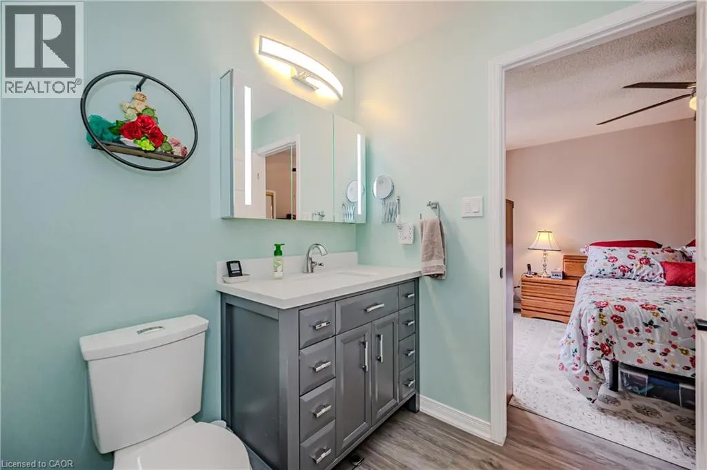 38 ELORA Drive Unit# 21, #21