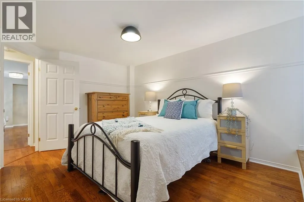 43 FAIRWOOD Place W