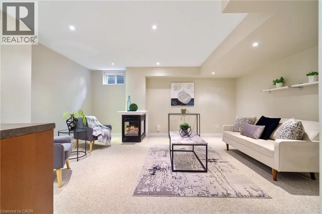 43 FAIRWOOD Place W