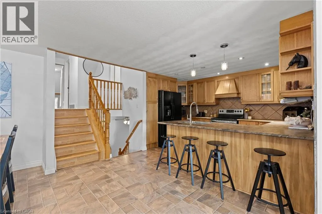 15 OAK Avenue Unit# a, #a