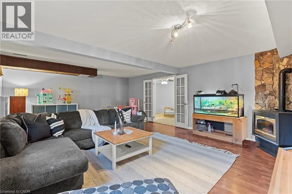 15 OAK Avenue Unit# a, #a
