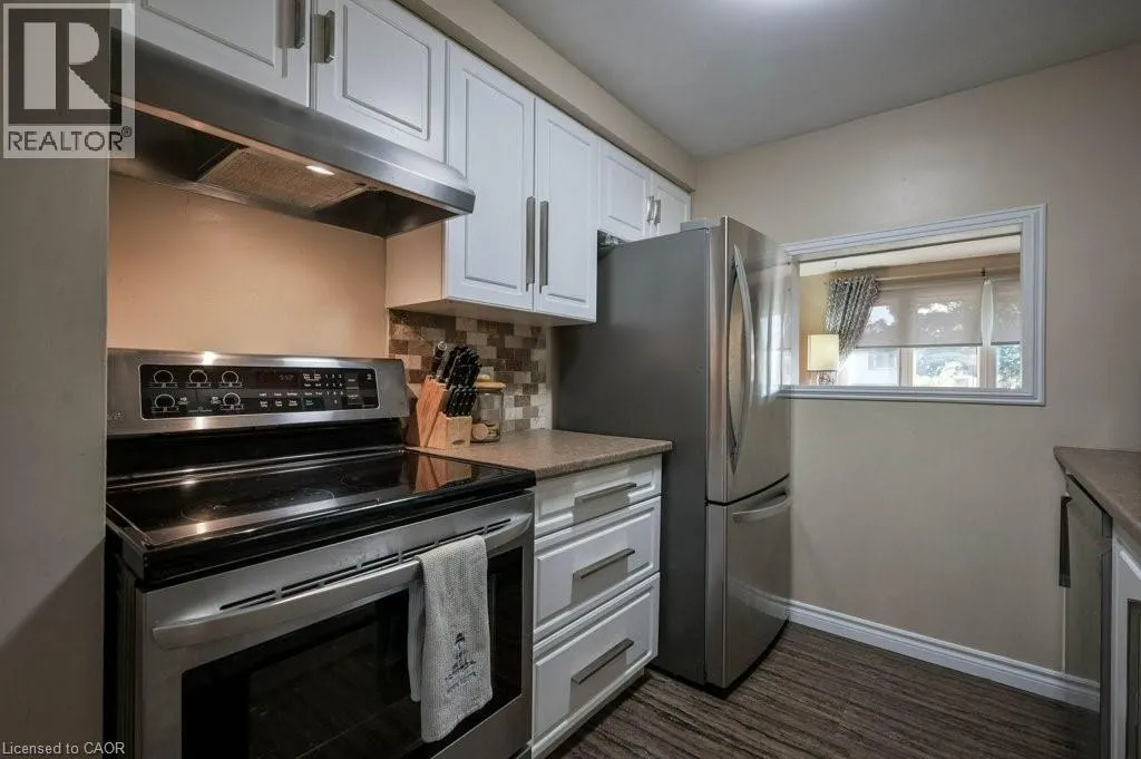 130 KINGSWOOD Drive Unit# 33, #33