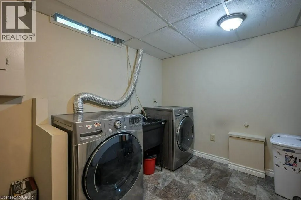 130 KINGSWOOD Drive Unit# 33, #33