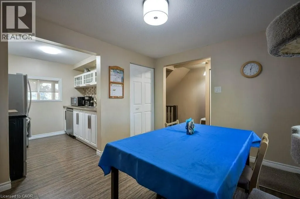 130 KINGSWOOD Drive Unit# 33, #33