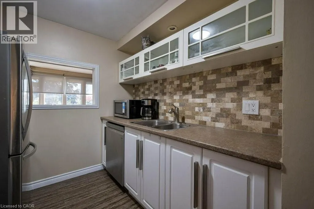 130 KINGSWOOD Drive Unit# 33, #33