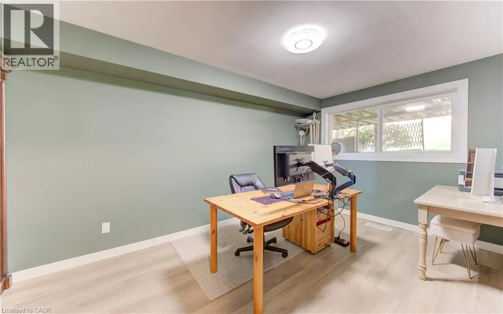 76 KENWOOD Drive
