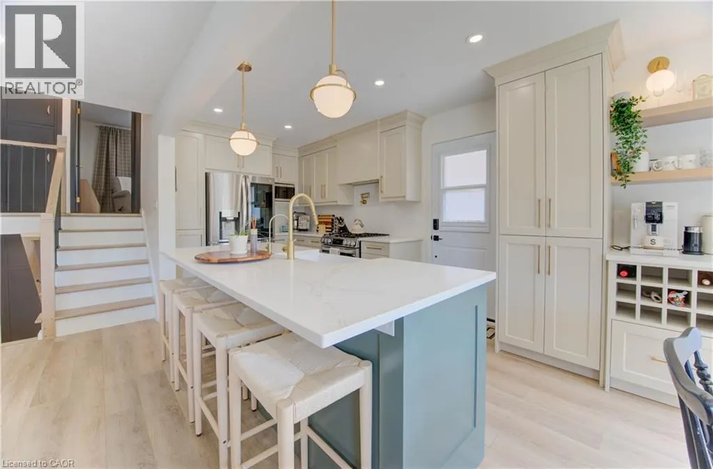 76 KENWOOD Drive