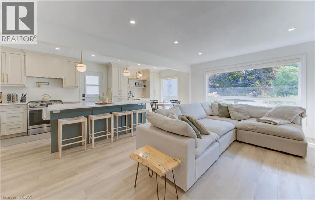 76 KENWOOD Drive