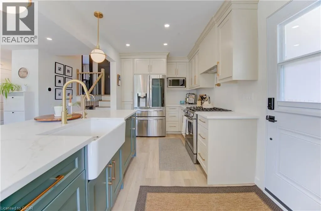 76 KENWOOD Drive