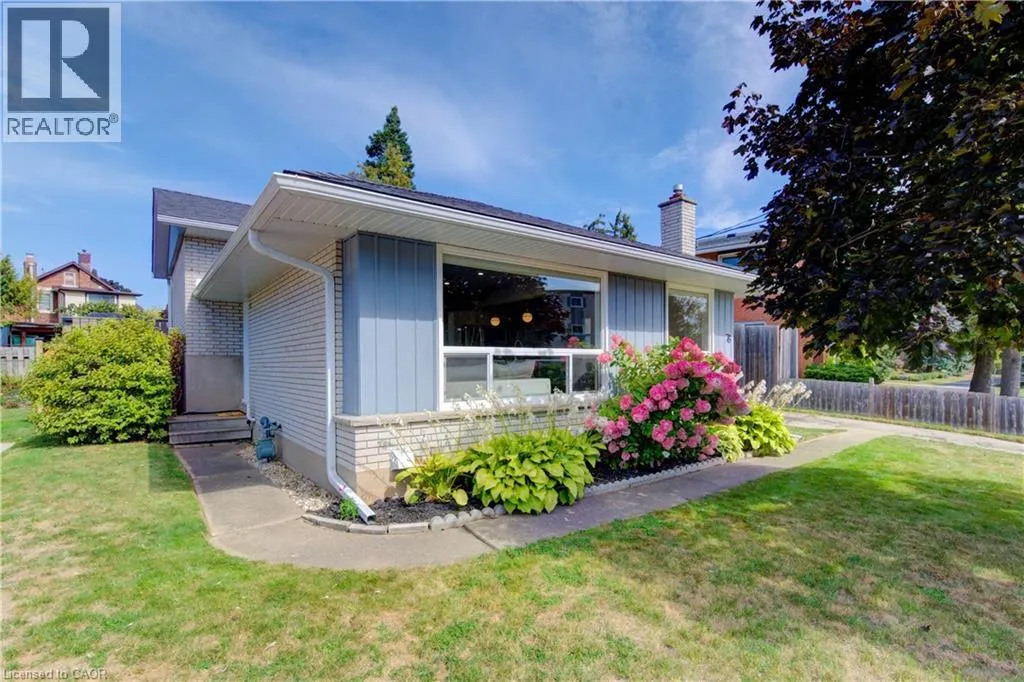 76 KENWOOD Drive