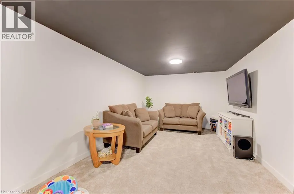 76 KENWOOD Drive