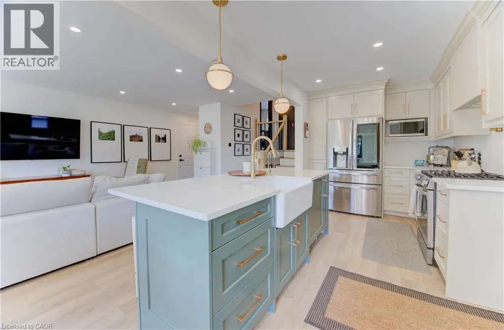 76 KENWOOD Drive