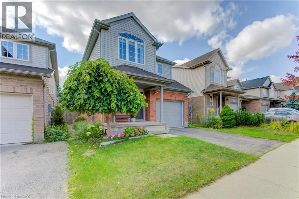 579 COMMONWEALTH Crescent