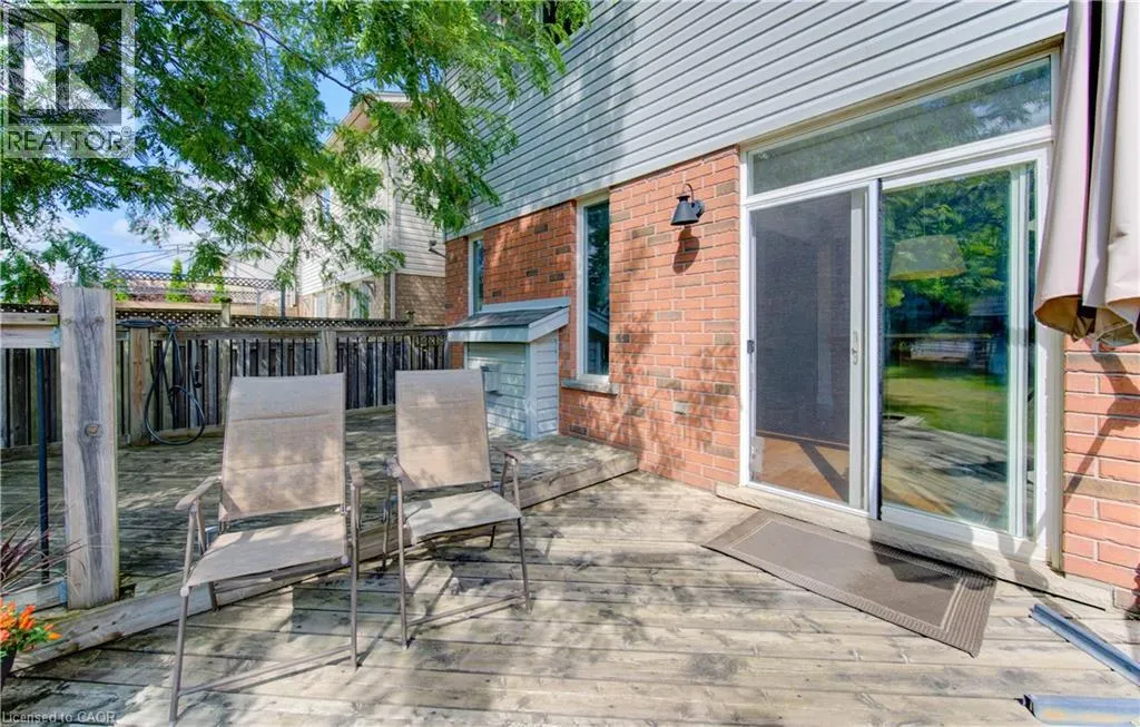 579 COMMONWEALTH Crescent
