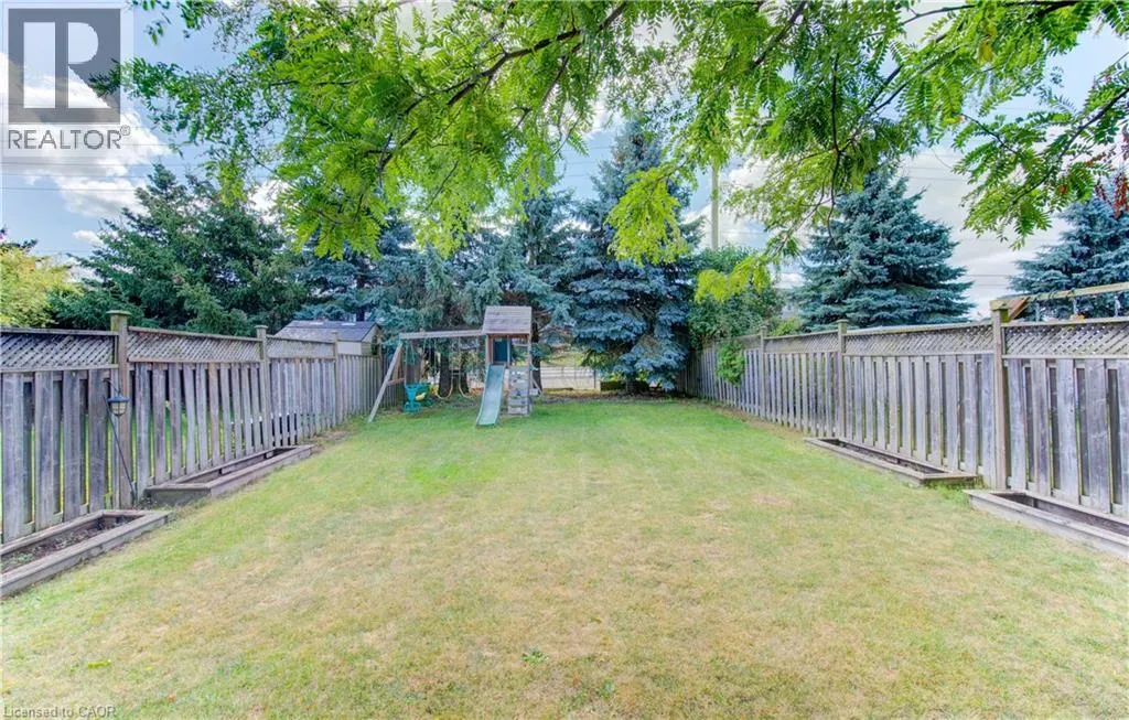 579 COMMONWEALTH Crescent