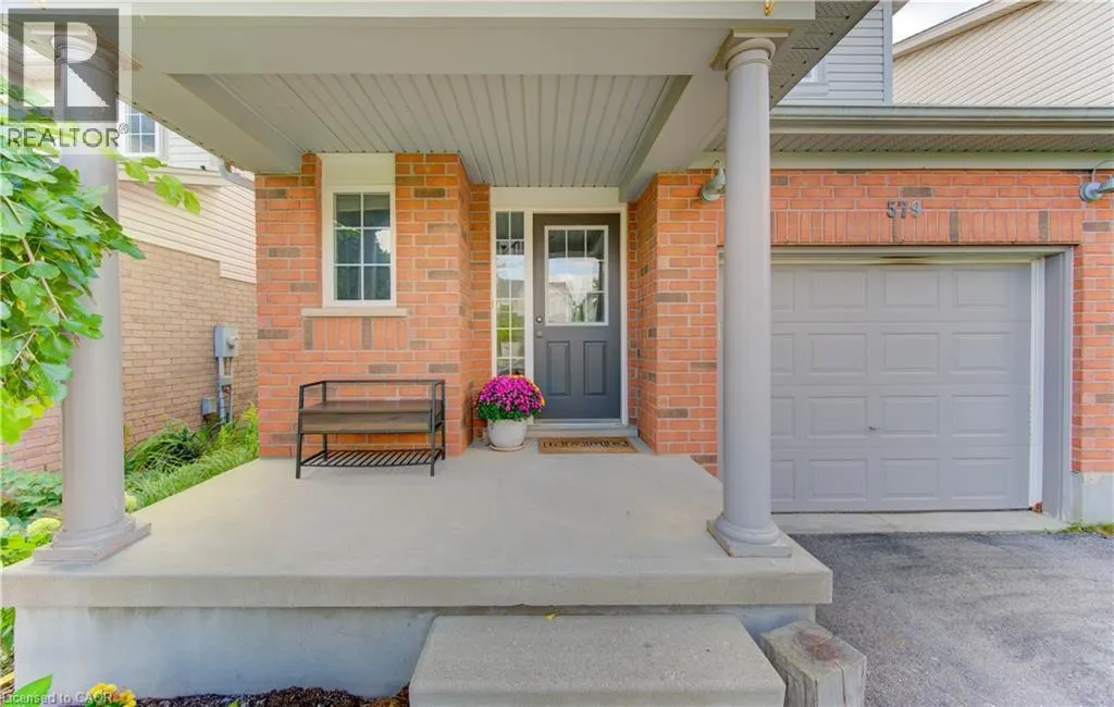 579 COMMONWEALTH Crescent