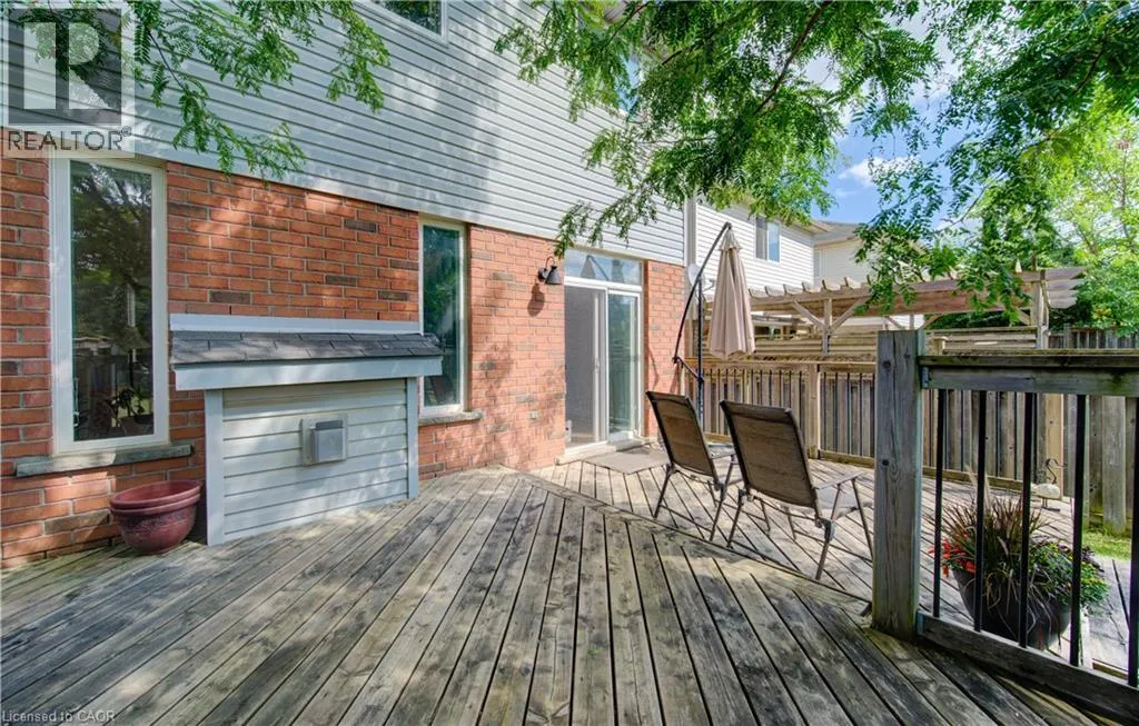 579 COMMONWEALTH Crescent