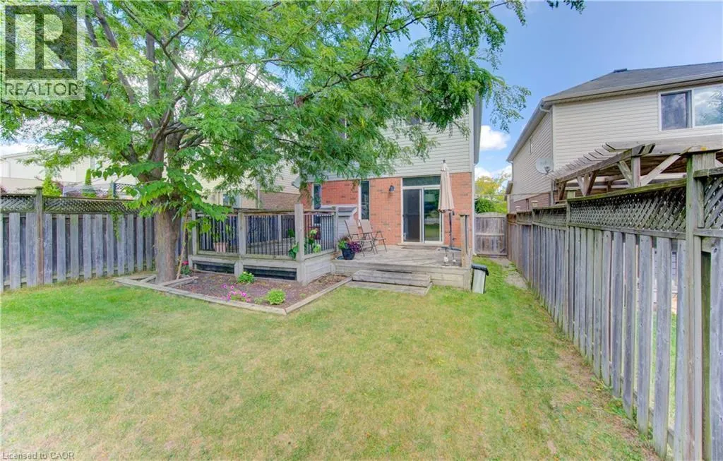 579 COMMONWEALTH Crescent
