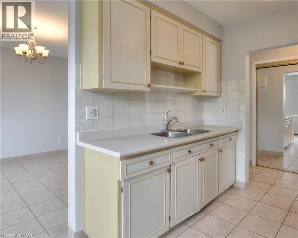 371 DALE Crescent Unit# 14, #14