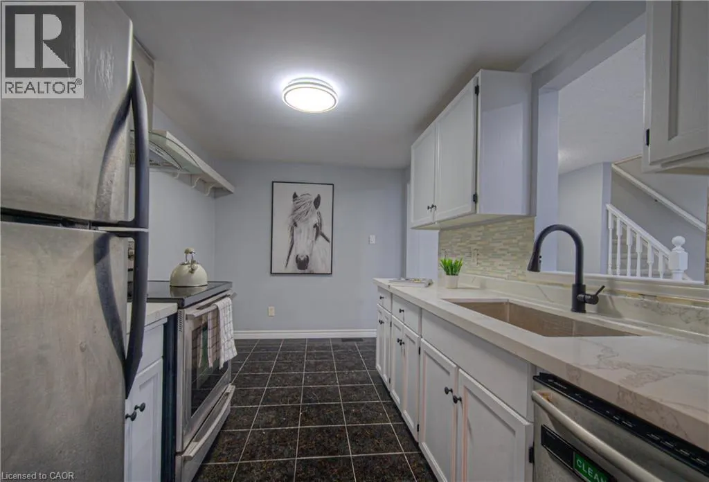 38 POPLAR Drive