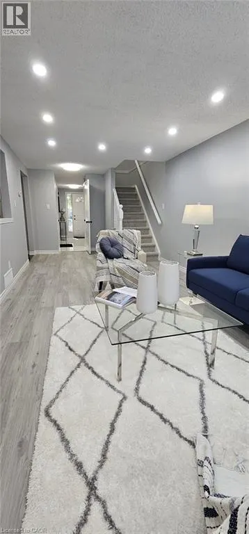 38 POPLAR Drive
