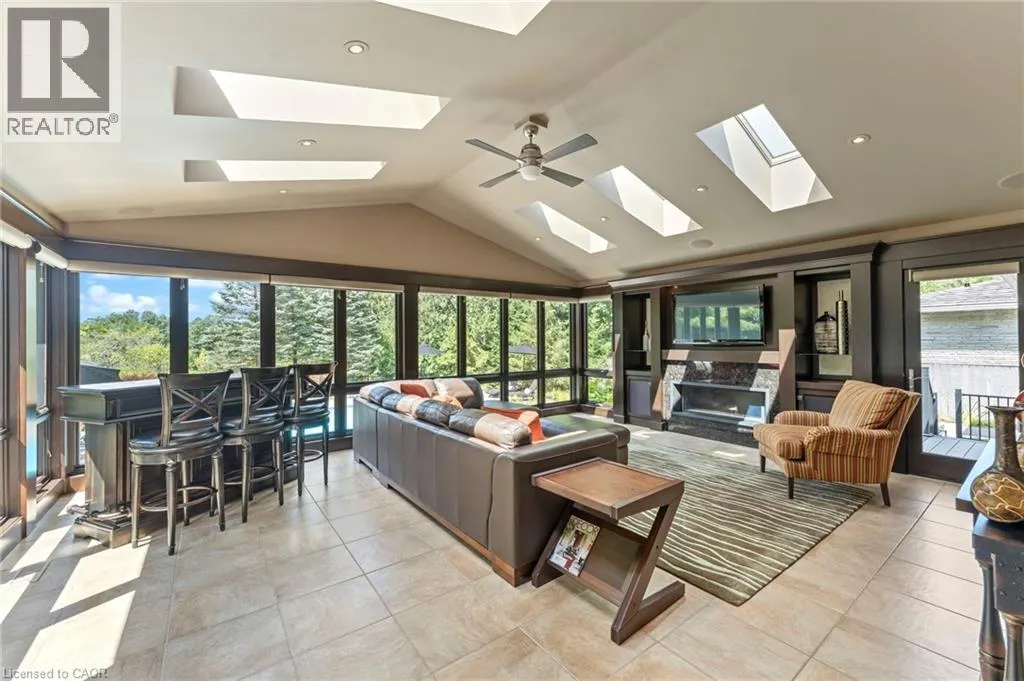 25 SUNSET Drive
