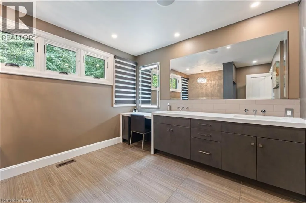 25 SUNSET Drive