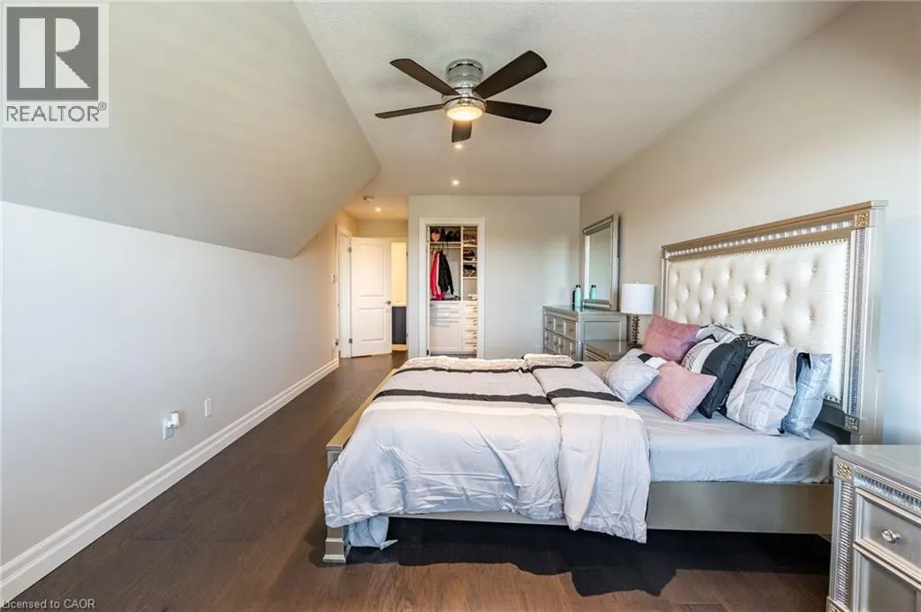 10 HARPER Boulevard