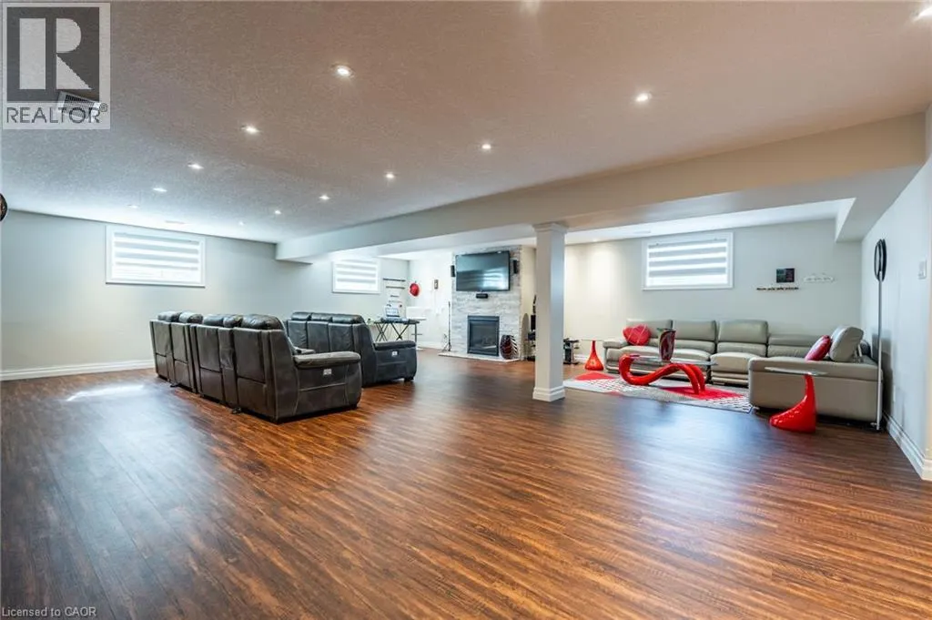 10 HARPER Boulevard