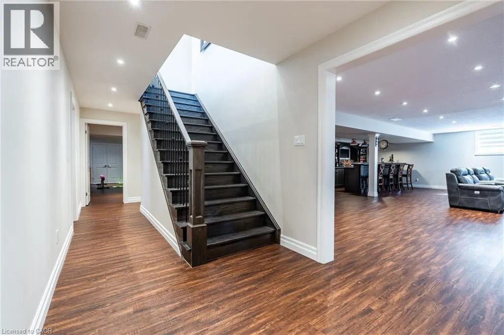 10 HARPER Boulevard